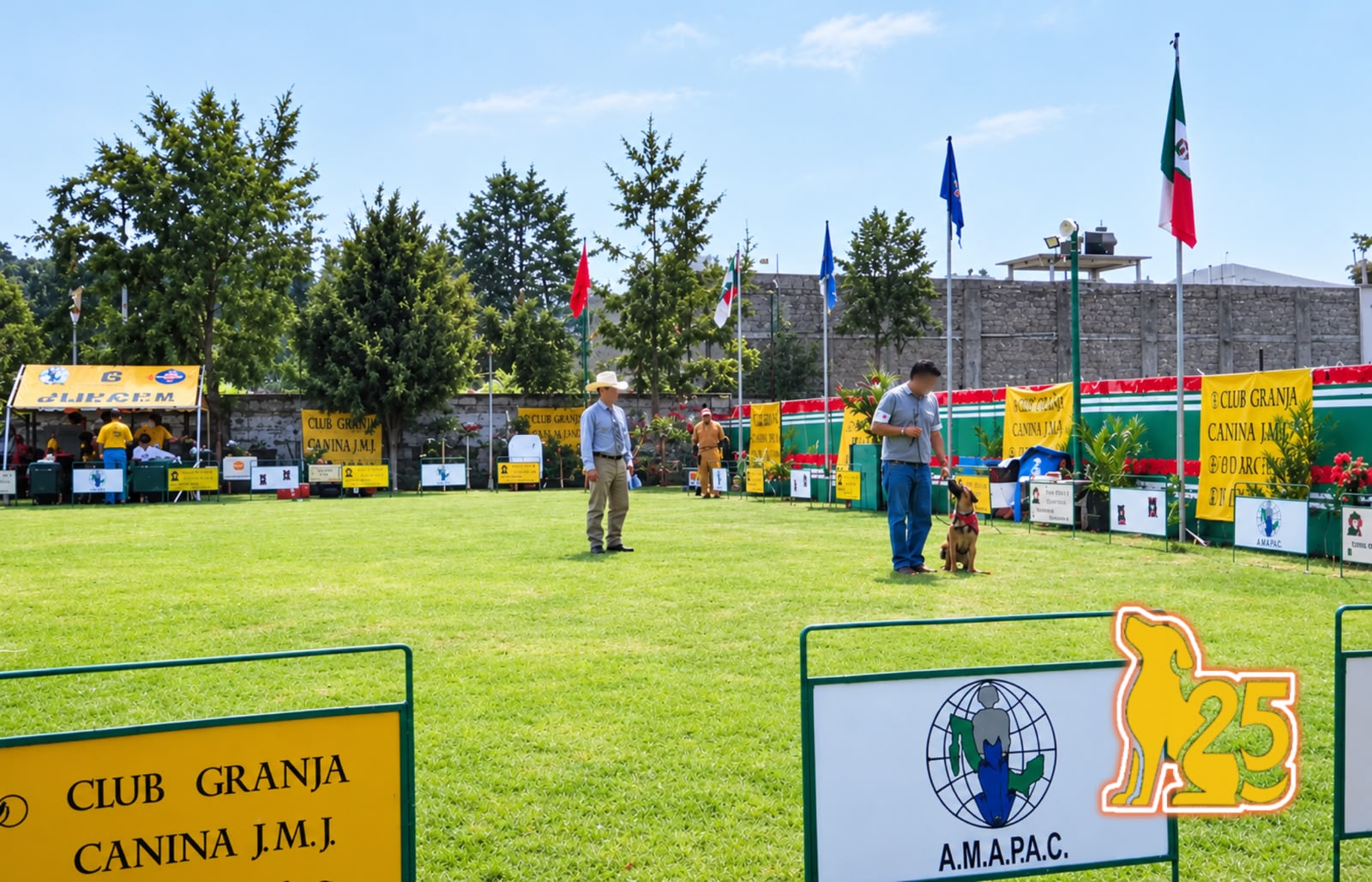 Competencia de adiestramiento canino en el Club Granja Canina J.M.J.